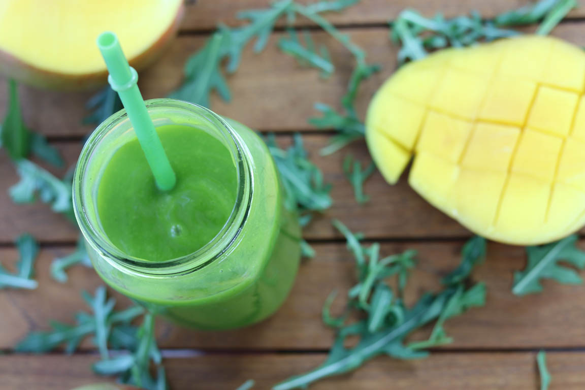 032A-Smoothie-verde-para-la-salud-ocular_Simple-Blending