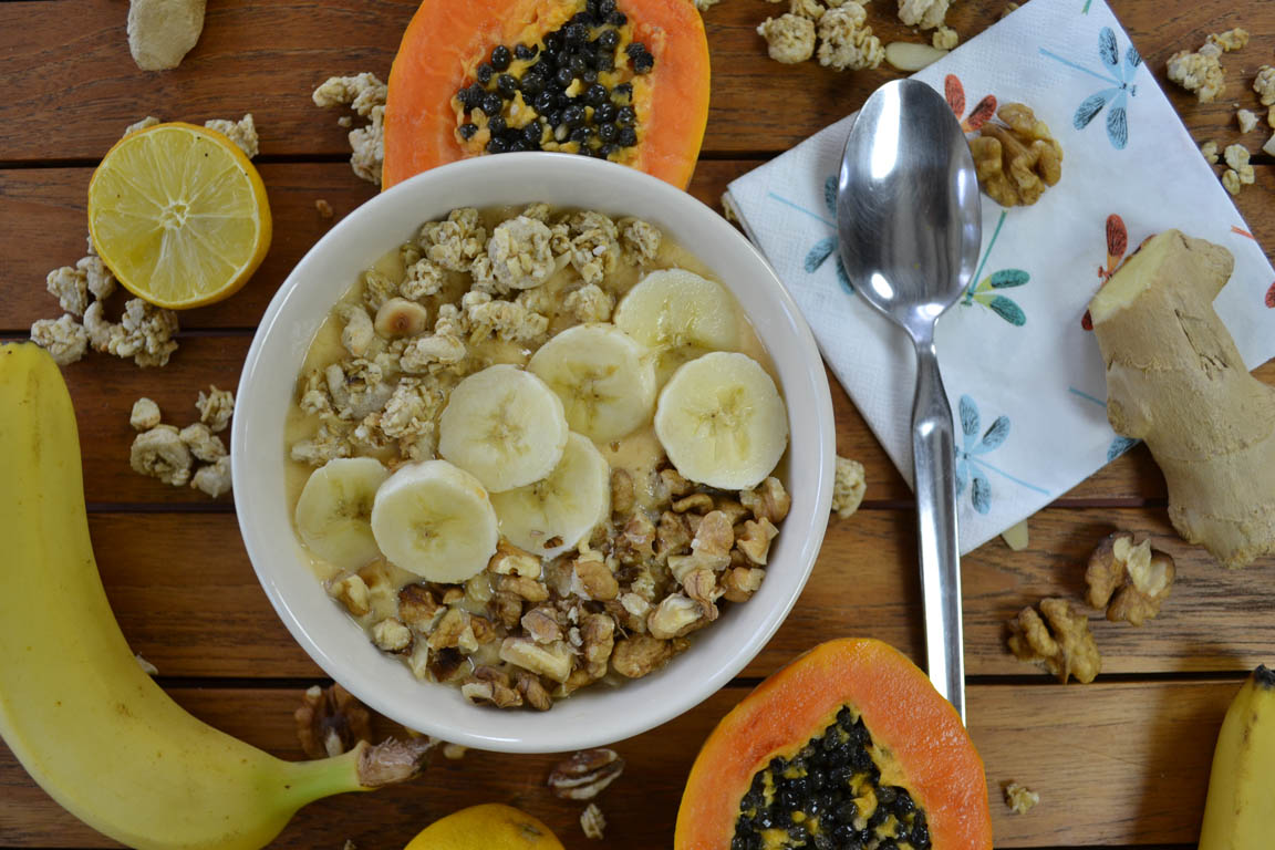 040A-Smoothie-bowl-de-papaya_Simple-Blending