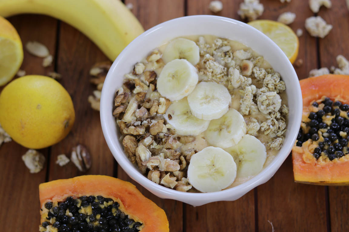 040B-Smoothie-bowl-de-papaya_Simple-Blending
