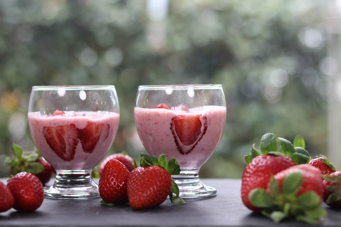 090B-Helado-proteinico-de-fresas_Simple-Blending