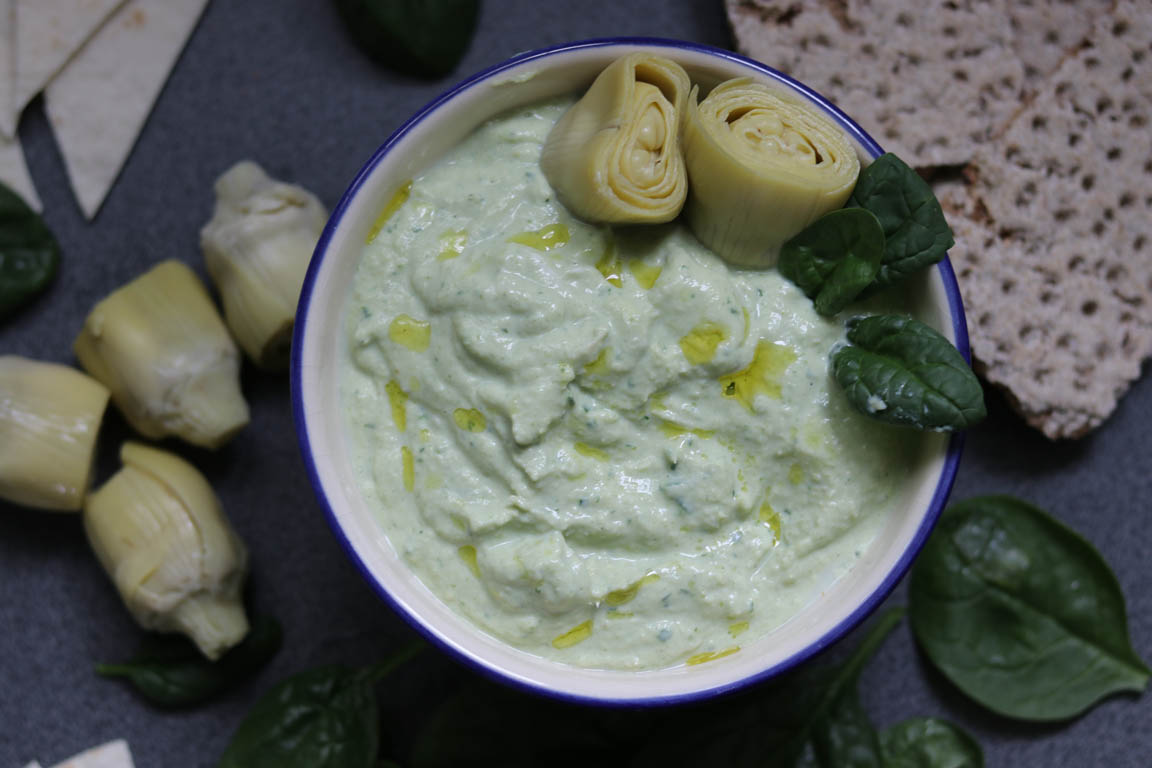 102B-Dip-de-espinacas-y-alcachofas-frio-y-bajo-en-calorias_Simple-Blending