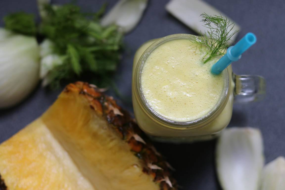 121B-Smoothie-diuretico-de-hinojo-y-piña_Simple-Blending