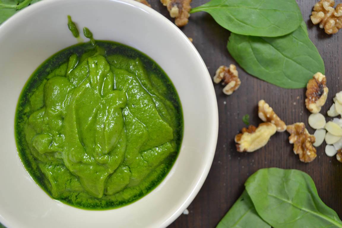 142A-Pesto-facil-de-espinacas_Simple-Blending