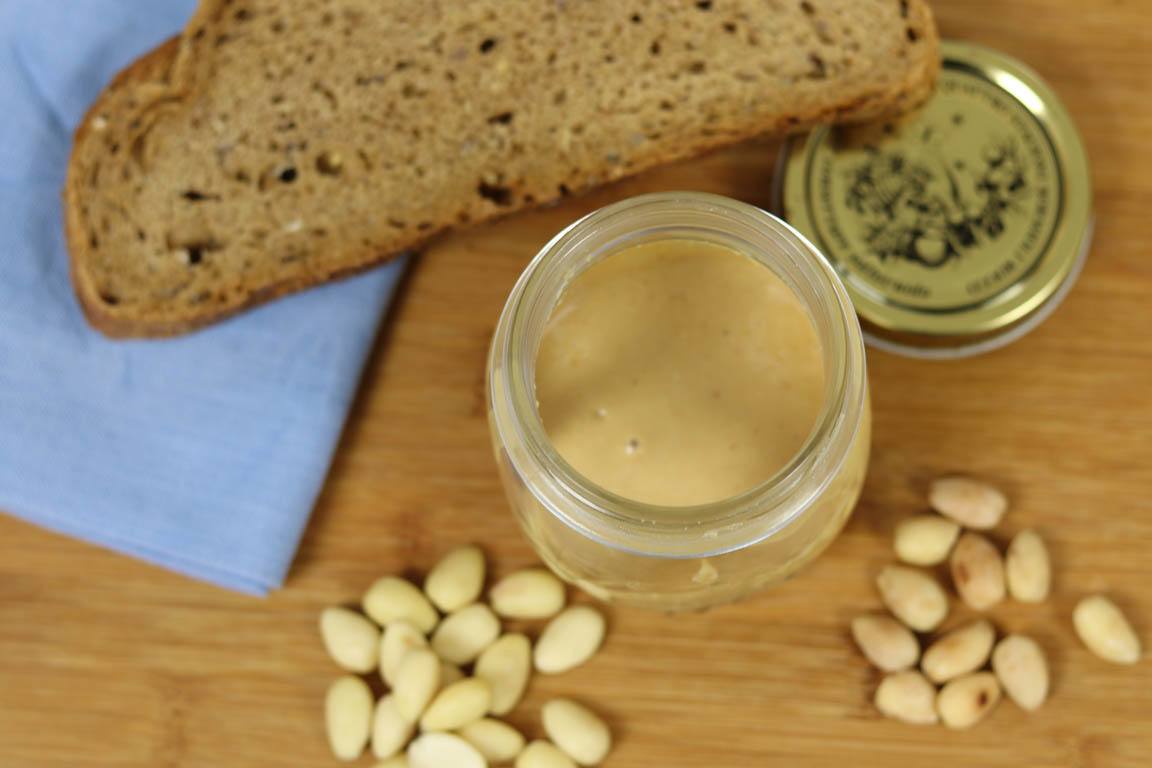 158A-Mantequilla-de-almendras-casera_Simple-Blending
