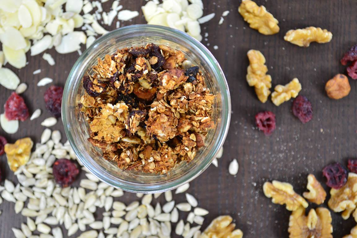 232A-Granola-de-frutos-secos-y-grosellas_Simple-Blending