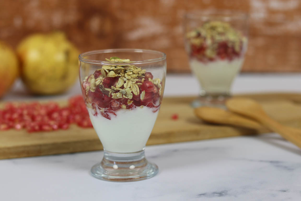 460A-Parfait-de-granada-y-yogur_Simple-Blending