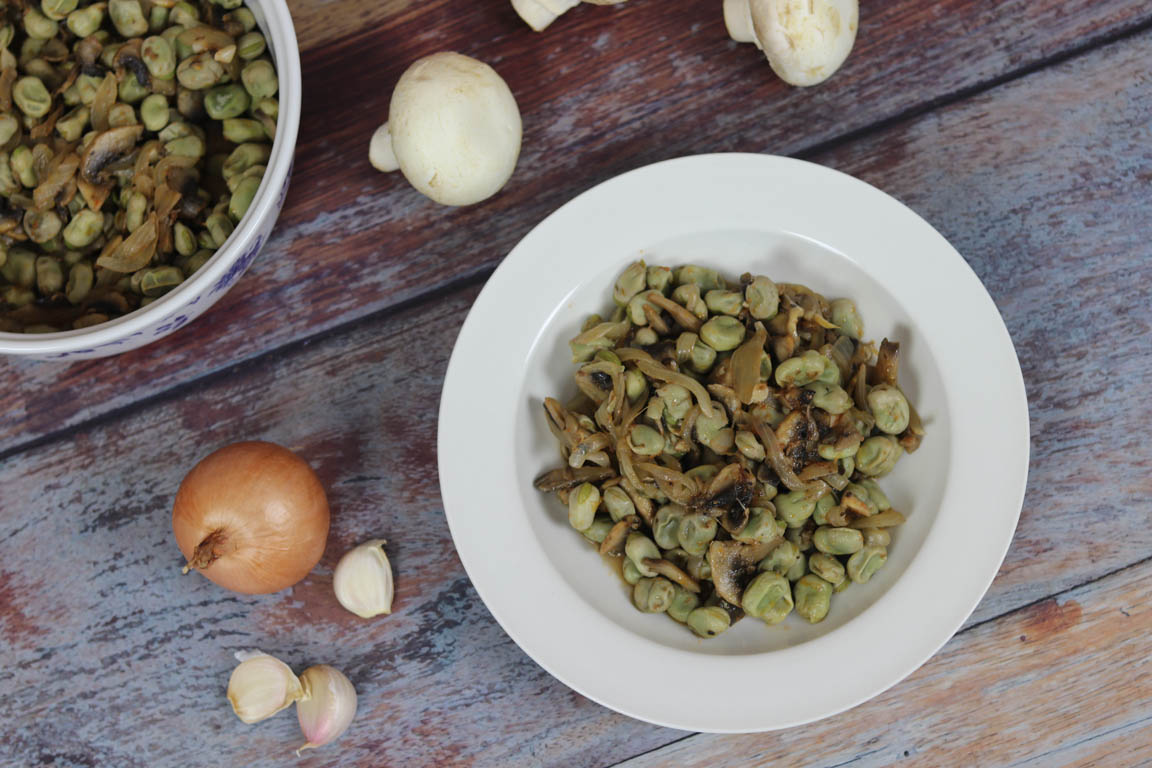 496B-Habas-estofadas-con-champinones_Simple-Blending