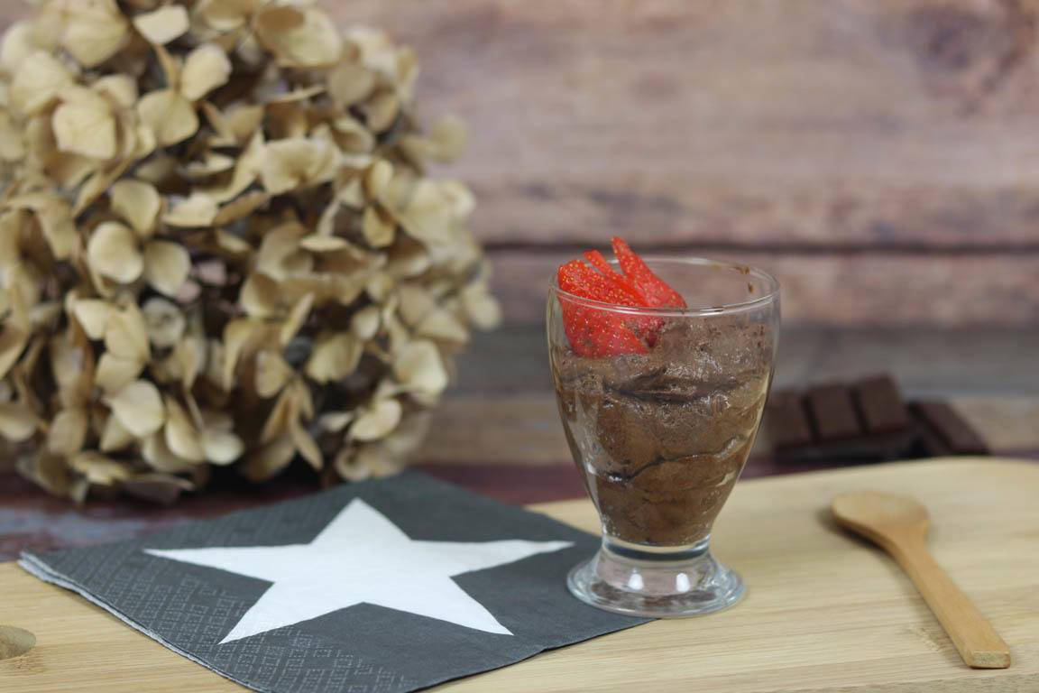 562A Mousse de chocolate clasica con fresas_Simple Blending