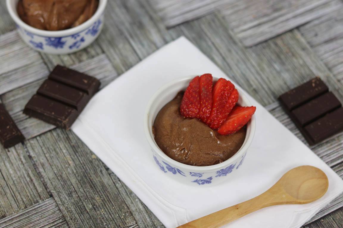 562B Mousse de chocolate clasica con fresas_Simple Blending