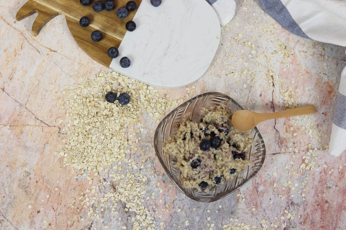0758B-Porridge-de-avena-con-arandanos-y-caramelo-de-datil_Simple-Blending