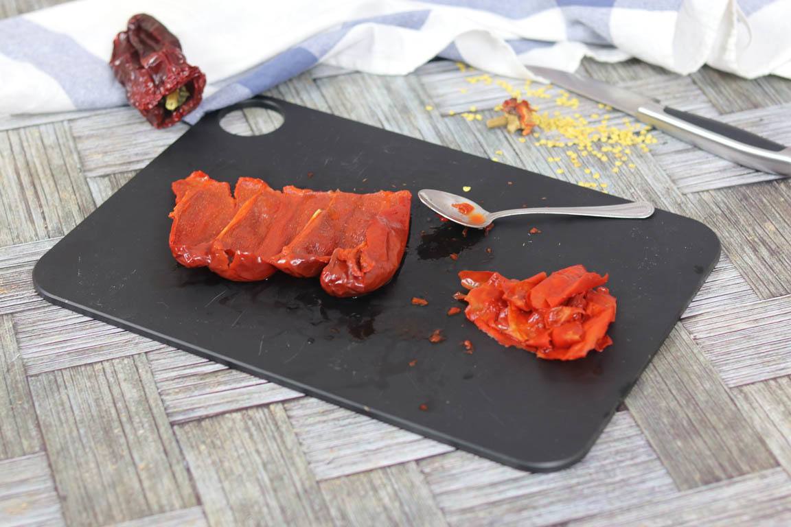 0764A-Como-sacar-y-conservar-la-carne-de-pimiento-choricero_Simple-Blending