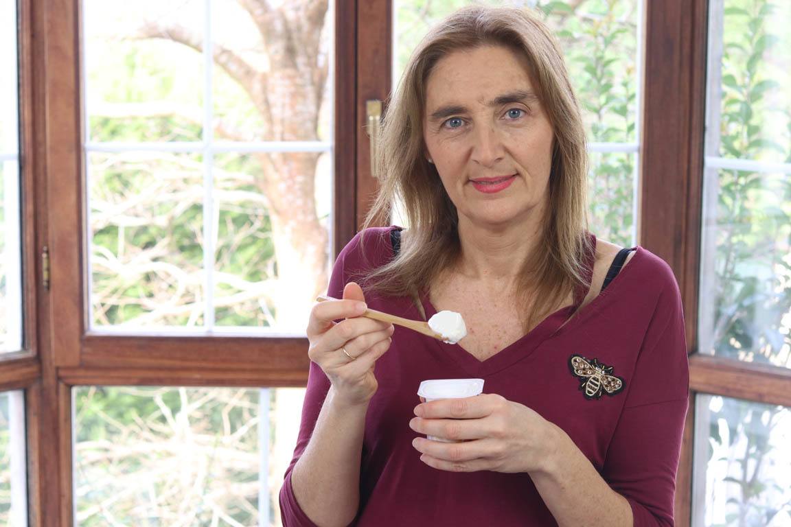 0812A-Mito-nutricional-Es-malo-tomar-el-liquido-del-yogur_Simple-Blending