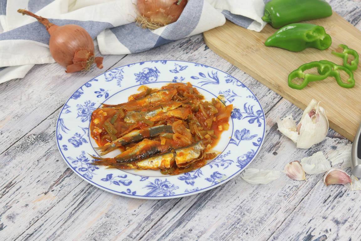 0845A-Sardinas-con-tomate-y-cebolla_Simple-Blending