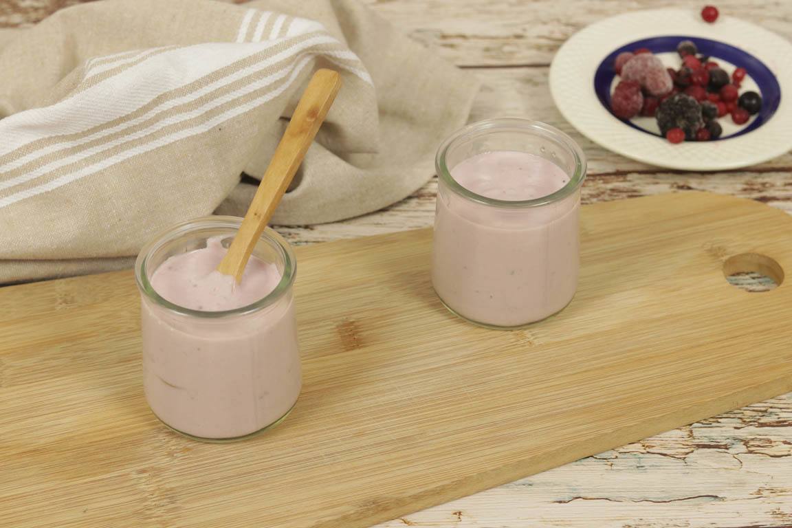 0968A-Yogur-casero-de-frutas-del-bosque_Simple-Blending