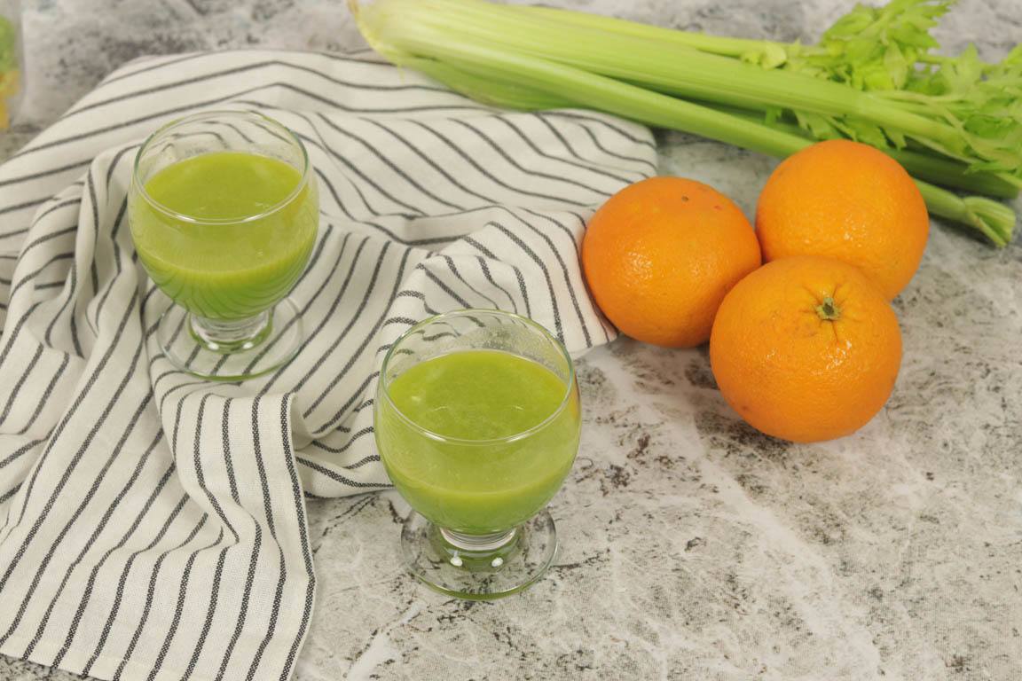 1053B-Jugo-de-apio-y-naranja_Simple-Blending