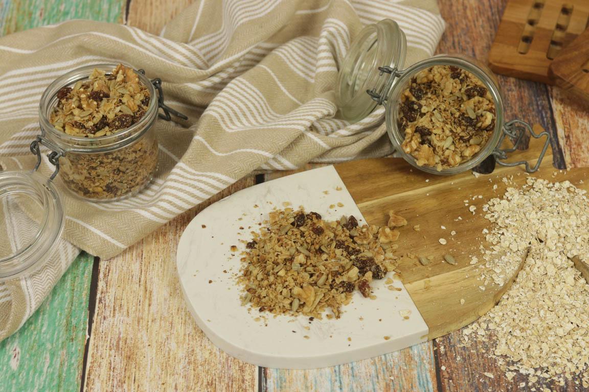 1070A-Granola-con-pasas-y-nueces_Simple-Blending