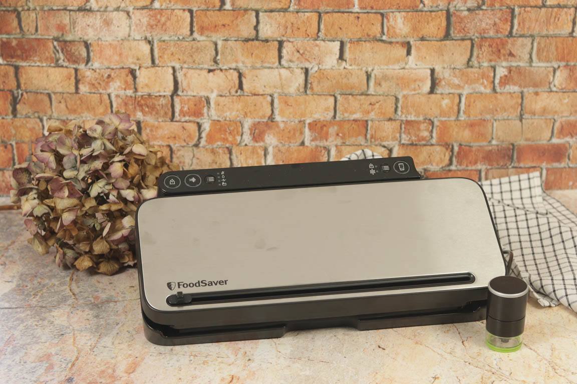 1079A-Mi-envasadora-al-vacio-Foodsaver-VS3190X_Simple-Blending