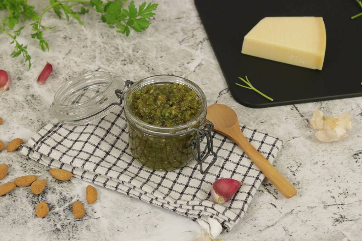 1135B-Pesto-de-perejil-y-parmesano_Simple-Blending
