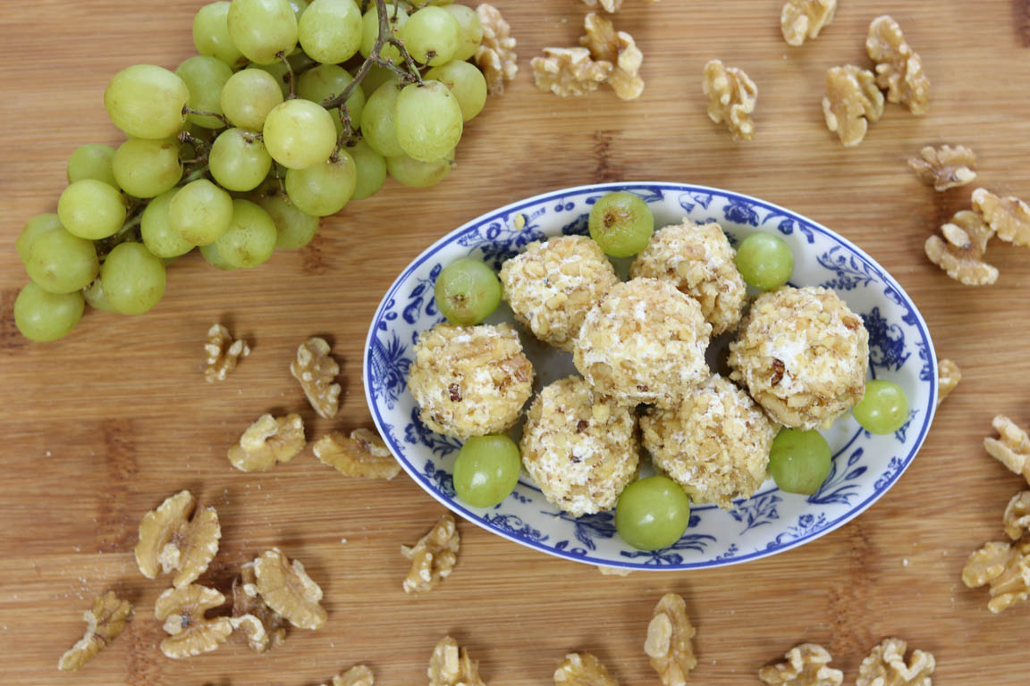 277B-Bolitas-de-uvas-con-queso_Simple-Blending