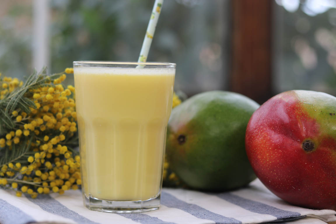 305B-Lassi-de-mango_Simple-Blending