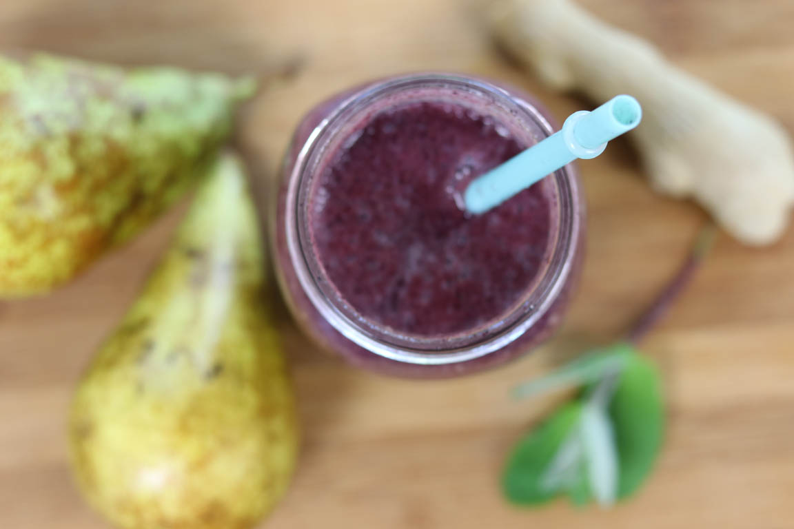 346B-Smoothie-verde-de-pera-y-arandanos_Simple-Blending