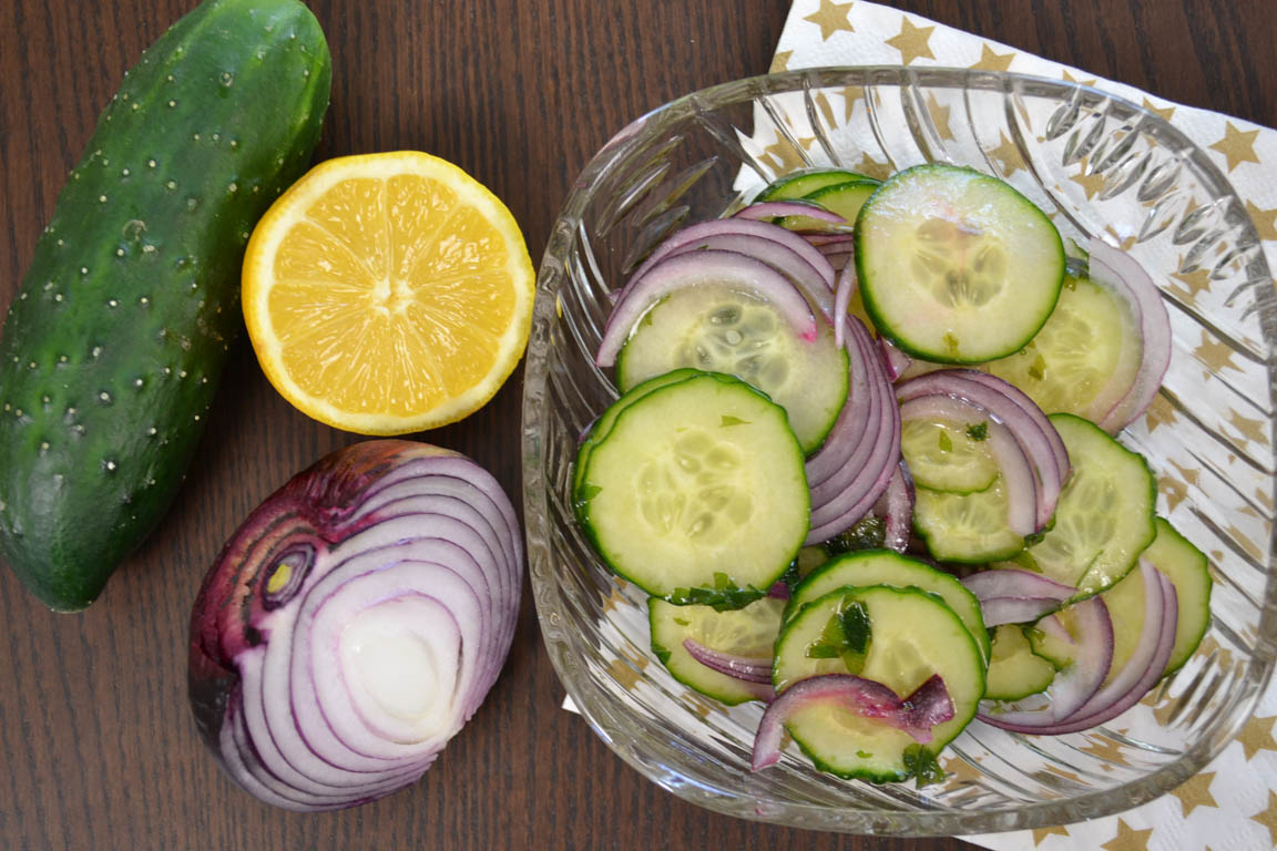 347A-Ensalada-de-pepino-y-cebolla-morada_Simple-Blending