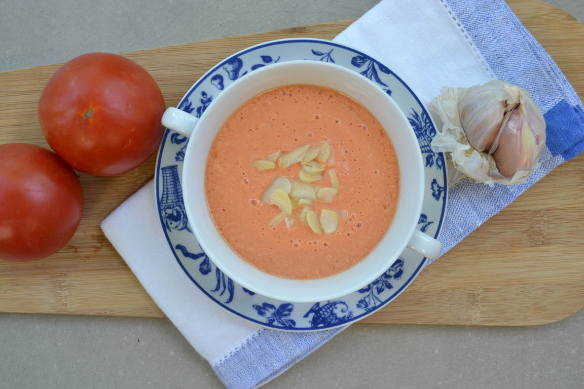 348A-Gazpacho-de-tomate-y-frutos-secos_Simple-Blending