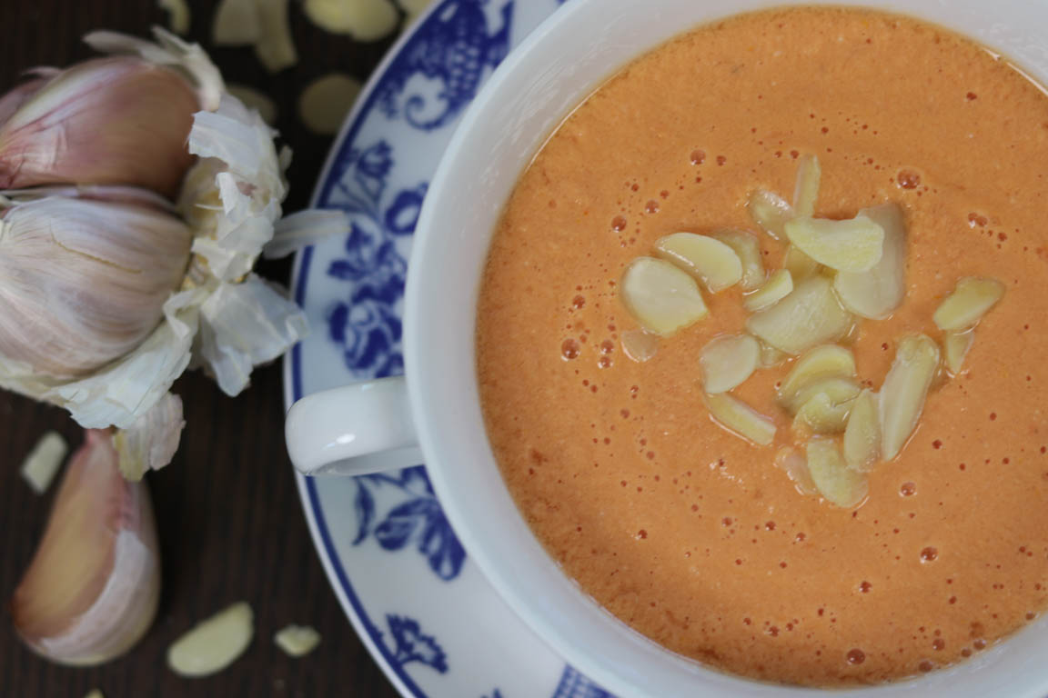 348B-Gazpacho-de-tomate-y-frutos-secos_Simple-Blending