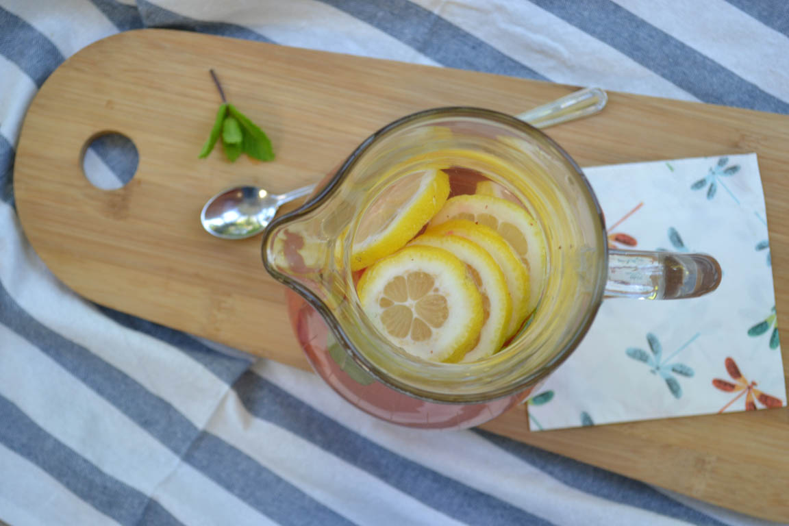389B-Agua-saborizada-de-fresa-y-menta_Simple-Blending