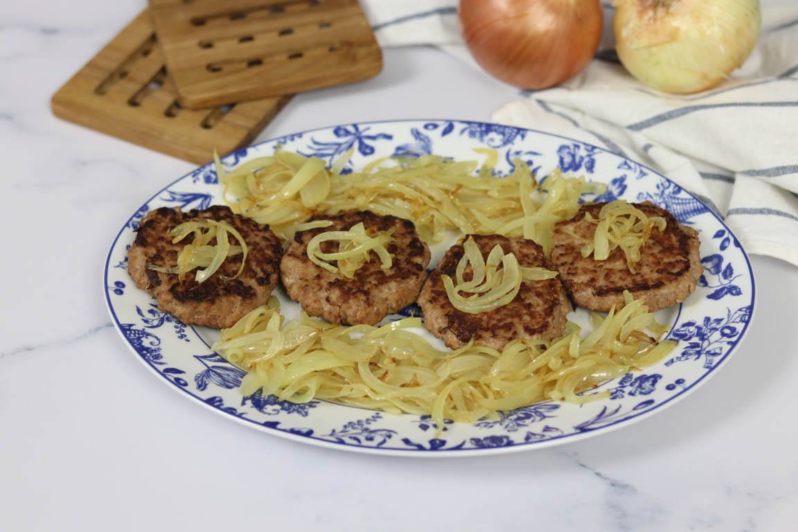 449A-Hamburguesas-con-cebolla-caramelizada_Simple-Blending